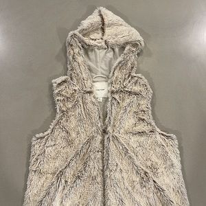 Maurice faux fur vest size large